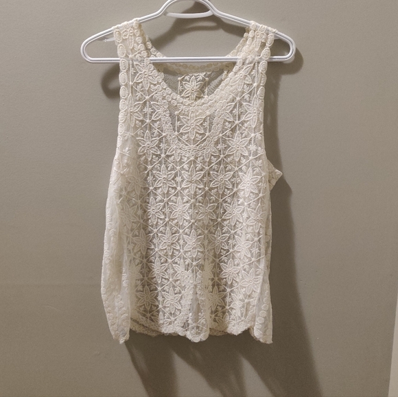 Tops - Elegant Vintage Cream Lace Sleeveless Top
